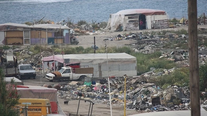 Ρόδος: Πυρκαγιά ξέσπασε στο Καρακόνερο- Επεισόδια στον καταυλισμό Ρομά-Εικόνες, Βίντεο